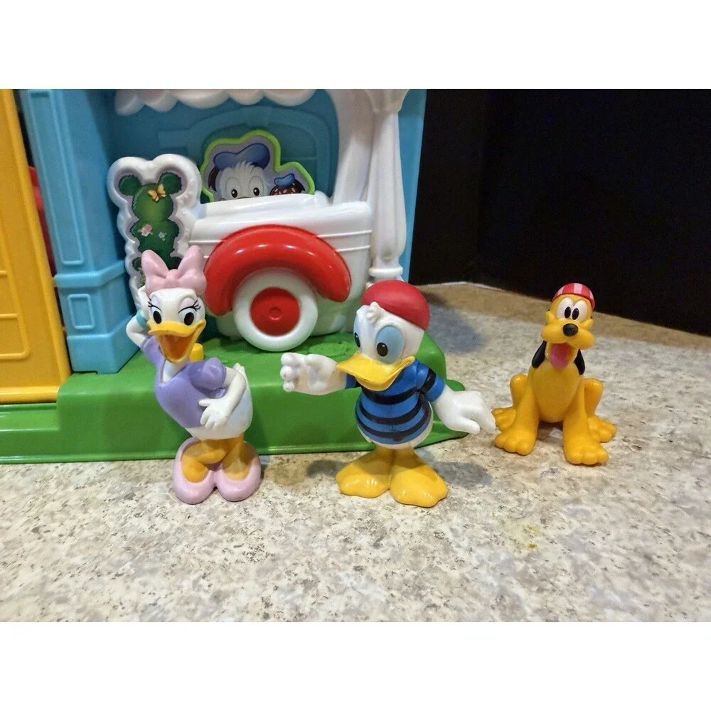 Fisher-Price Little People Magical Day at Disney Playset + 6 Bonus Figures Works
